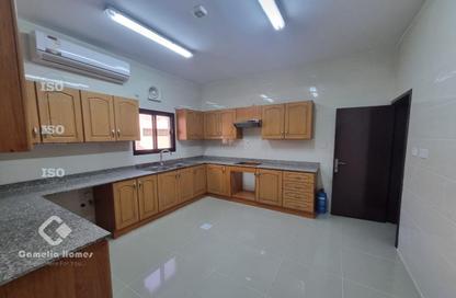 مجمع سكني - 5 غرف نوم - 4 حمامات للايجار في شارع المطار القديم - طريق المطار القديم - الدوحة مجمع سكني - 5 غرف نوم - 4 حمامات للايجار في شارع المطار القديم - طريق المطار القديم - الدوحة