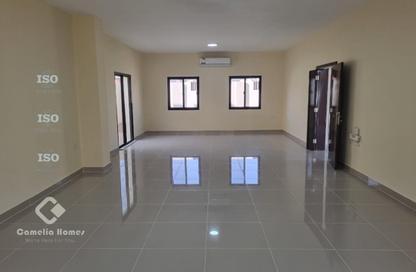 مجمع سكني - 5 غرف نوم - 4 حمامات للايجار في شارع المطار القديم - طريق المطار القديم - الدوحة مجمع سكني - 5 غرف نوم - 4 حمامات للايجار في شارع المطار القديم - طريق المطار القديم - الدوحة