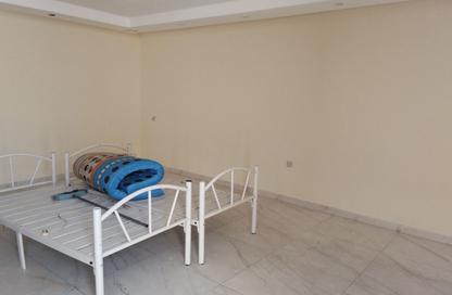 Apartment - Studio - 1 for rent in Umm Ghuwailina 4 - Umm Ghuwailina - Doha