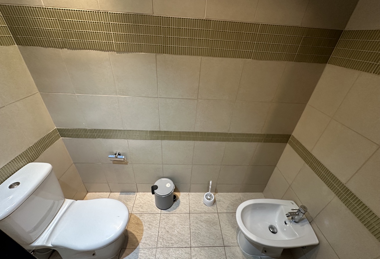 1 Bedroom Furnished Including Bills City View thumbnail 7