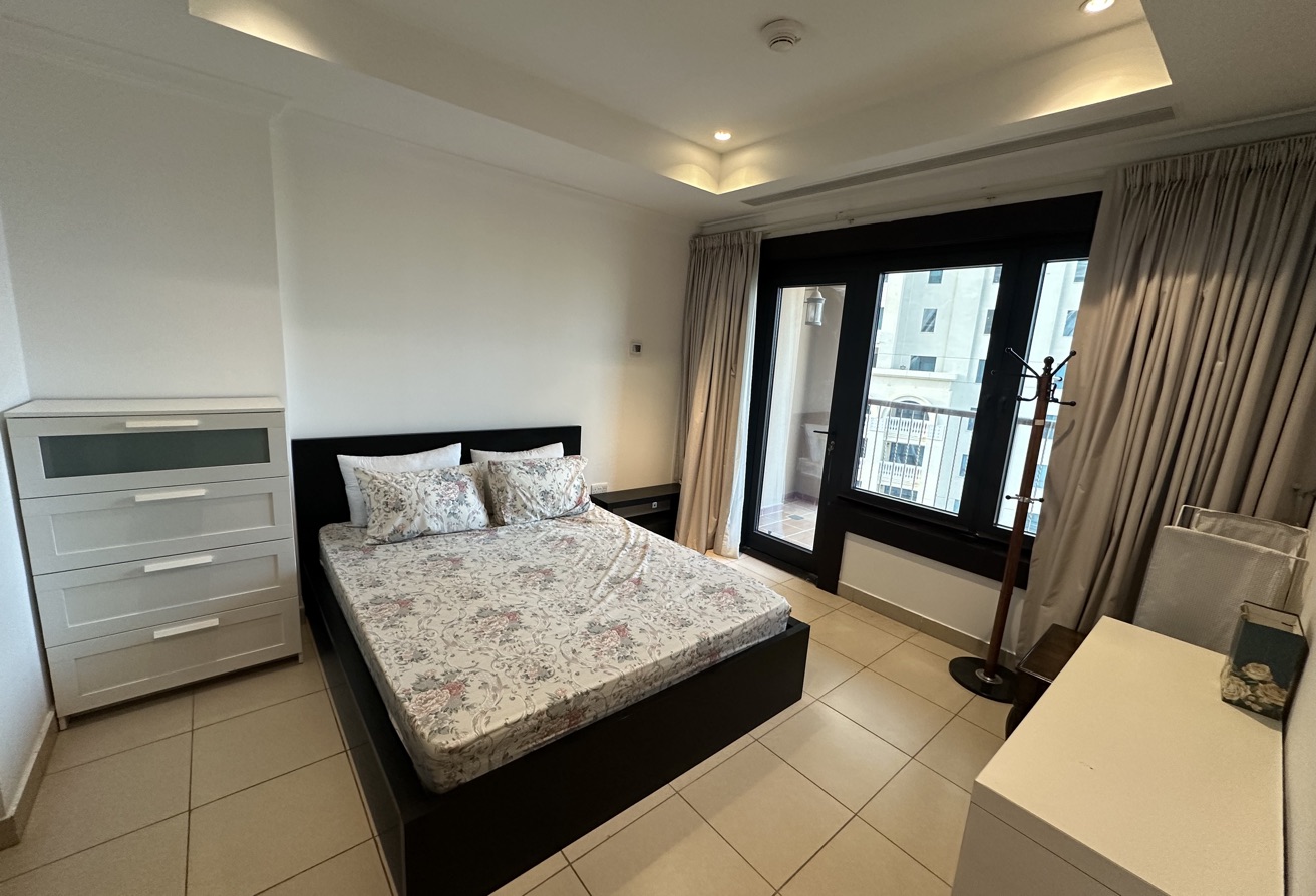 1 Bedroom Furnished Including Bills City View thumbnail 3