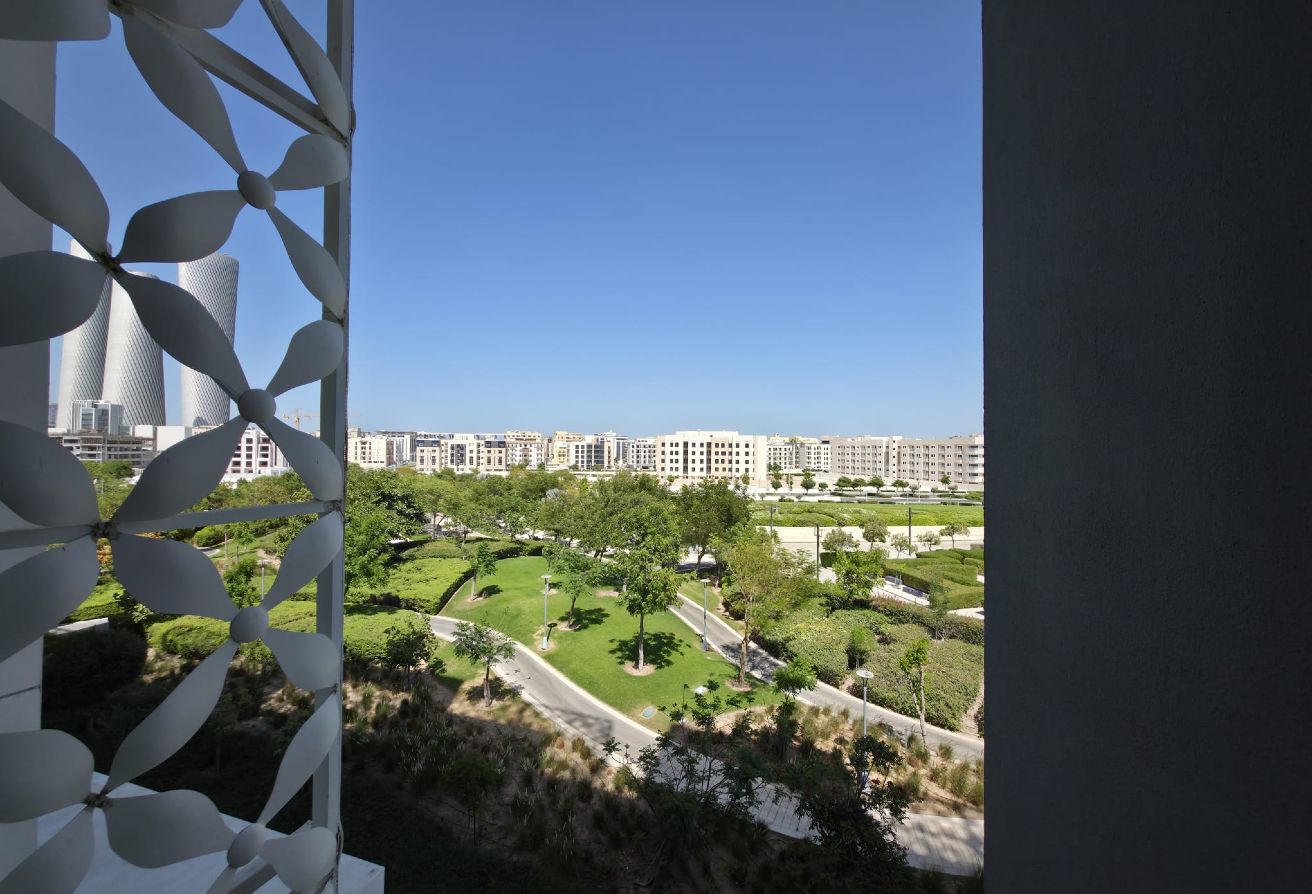 LUXURY 2 BHK PARK VIEW APARTMENT IN CRESCENT TOWER thumbnail 11