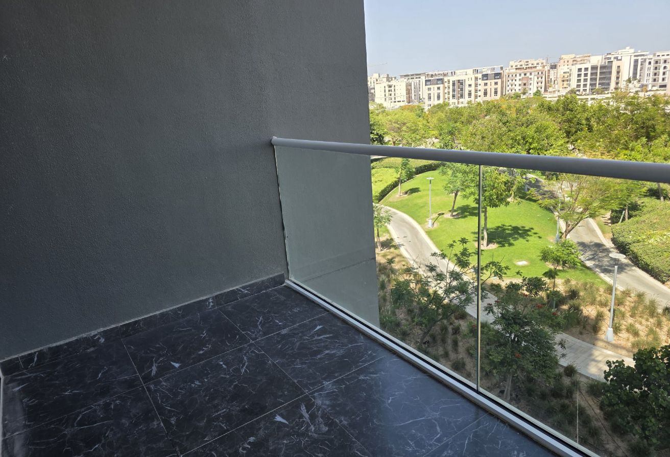 LUXURY 2 BHK PARK VIEW APARTMENT IN CRESCENT TOWER thumbnail 15