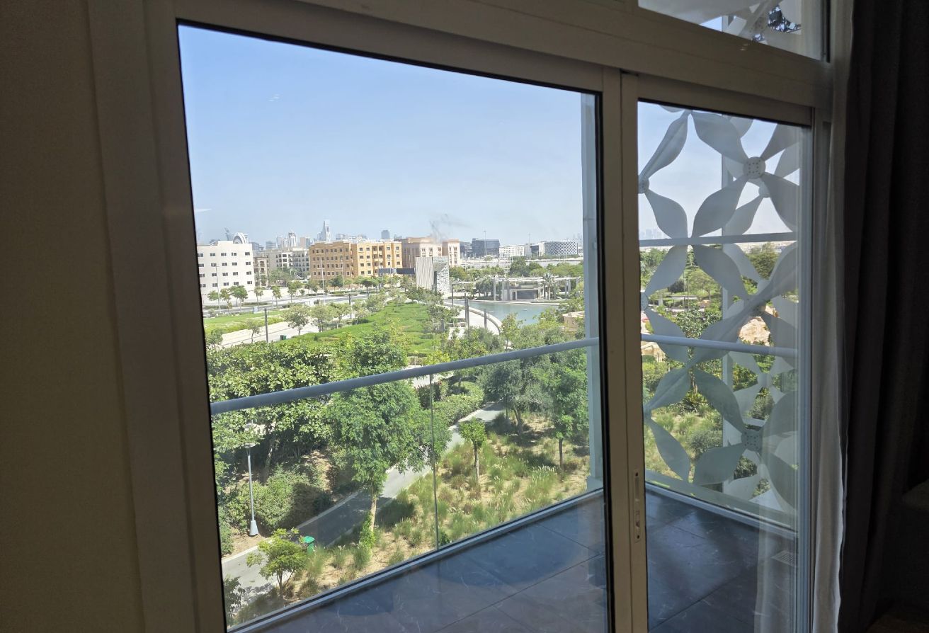 LUXURY 2 BHK PARK VIEW APARTMENT IN CRESCENT TOWER thumbnail 6