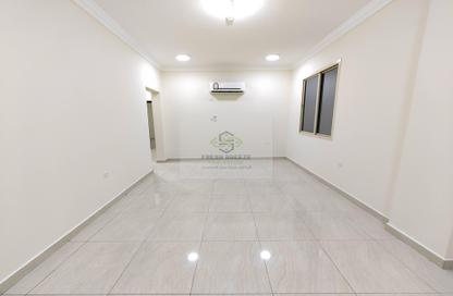 Apartment - 2 Bedrooms - 2 Bathrooms for rent in Umm Ghwailina Comm - Umm Ghuwalina - Umm Ghuwailina - Doha Apartment - 2 Bedrooms - 2 Bathrooms for rent in Umm Ghwailina Comm - Umm Ghuwalina - Umm Ghuwailina - Doha