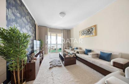 Apartment - 2 Bedrooms - 3 Bathrooms for rent in Viva East - Viva Bahriyah - The Pearl Island - Doha