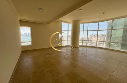Apartment - 3 Bedrooms - 2 Bathrooms for rent in Al Khair Tower - Corniche Road - Corniche Road - Doha