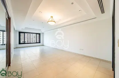 Apartment - 2 Bedrooms - 3 Bathrooms for sale in West Porto Drive - Porto Arabia - The Pearl Island - Doha