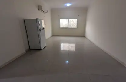 Apartment - 2 Bedrooms - 2 Bathrooms for rent in Al Mansoura - Al Mansoura - Doha