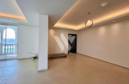 Apartment - 2 Bedrooms - 3 Bathrooms for rent in Viva East - Viva Bahriyah - The Pearl Island - Doha