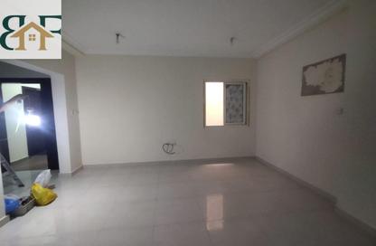 Apartment - 2 Bedrooms - 2 Bathrooms for rent in Umm Ghwailina Comm - Umm Ghuwalina - Umm Ghuwailina - Doha
