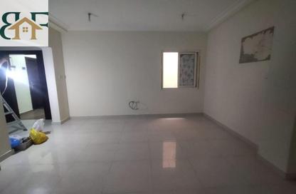 Apartment - 2 Bedrooms - 2 Bathrooms for rent in Umm Ghwailina Comm - Umm Ghuwalina - Umm Ghuwailina - Doha