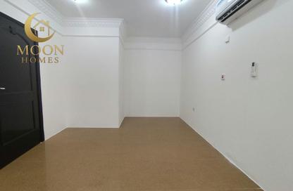 Apartment - 1 - 1 for rent in Umm Ghuwailina 4 - Umm Ghuwailina - Doha