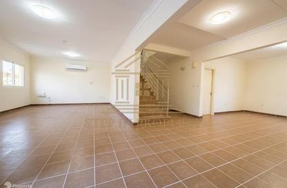 مجمع سكني - 3 غرف نوم - 4 حمامات للايجار في شارع الوعب - الوعب - الدوحة