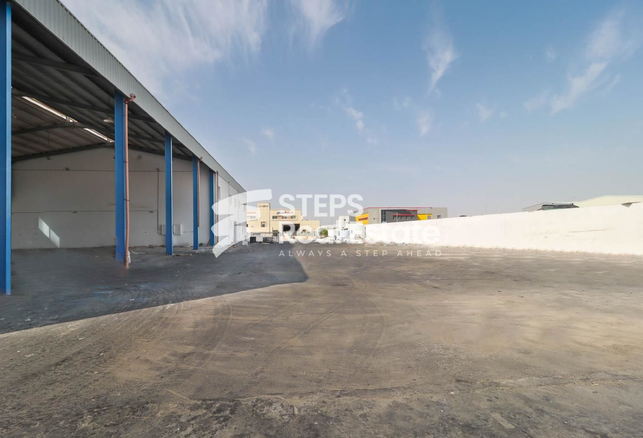 Steel Workshop with Rooms for Rent