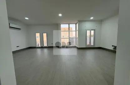 مجمع سكني - غرفة نوم - 1 حمام للايجار في الغانم الجديد - الغانم - الدوحة