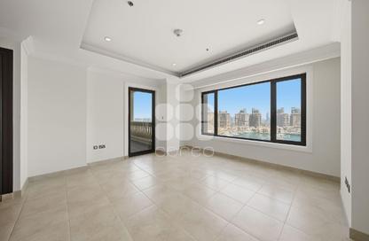 Apartment - 2 Bedrooms - 3 Bathrooms for rent in Tower 31 - Porto Arabia - The Pearl Island - Doha