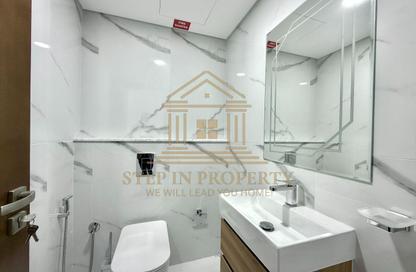 Apartment - 2 Bedrooms - 4 Bathrooms for rent in Lusail Marina Heights - Marina District - Lusail