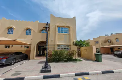 فيلا - 4 غرف نوم - 4 حمامات للايجار في شارع الوعب - الوعب - الدوحة