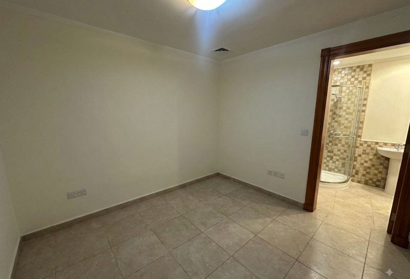 Spacious 3BHK with maid Marina view high floor thumbnail 5