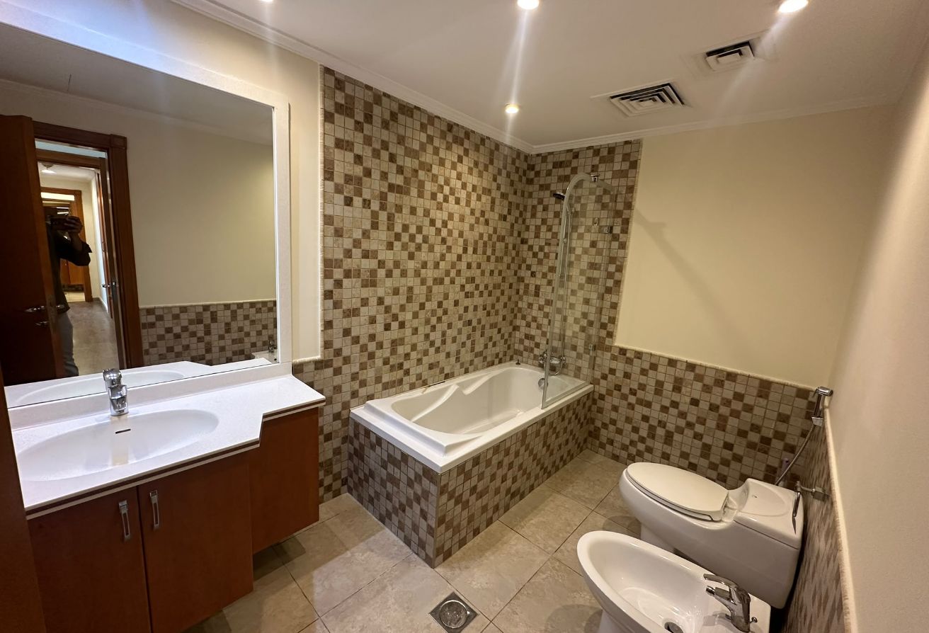 Spacious 3BHK with maid Marina view high floor thumbnail 11