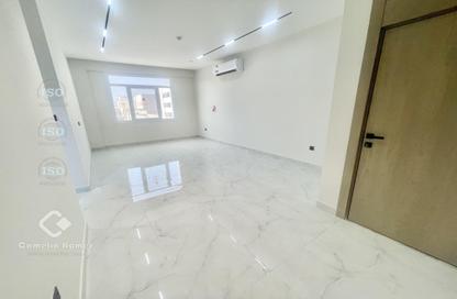 Apartment - 2 Bedrooms - 2 Bathrooms for rent in Al Messila - Al Messila - Doha