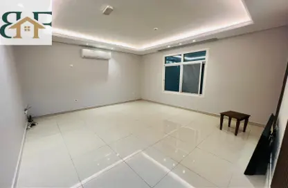 Apartment - 1 Bedroom - 1 Bathroom for rent in Umm Ghwailina Comm - Umm Ghuwalina - Umm Ghuwailina - Doha