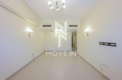 Apartment - 2 Bedrooms - 2 Bathrooms for rent in Barwa Commercial Avenue - Umm Al Seneem - Doha