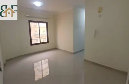 Apartment - 3 Bedrooms - 2 Bathrooms for rent in Fereej Bin Mahmoud North - Fereej Bin Mahmoud - Doha