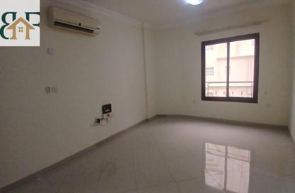 Apartment - 3 Bedrooms - 2 Bathrooms for rent in Fereej Bin Mahmoud North - Fereej Bin Mahmoud - Doha