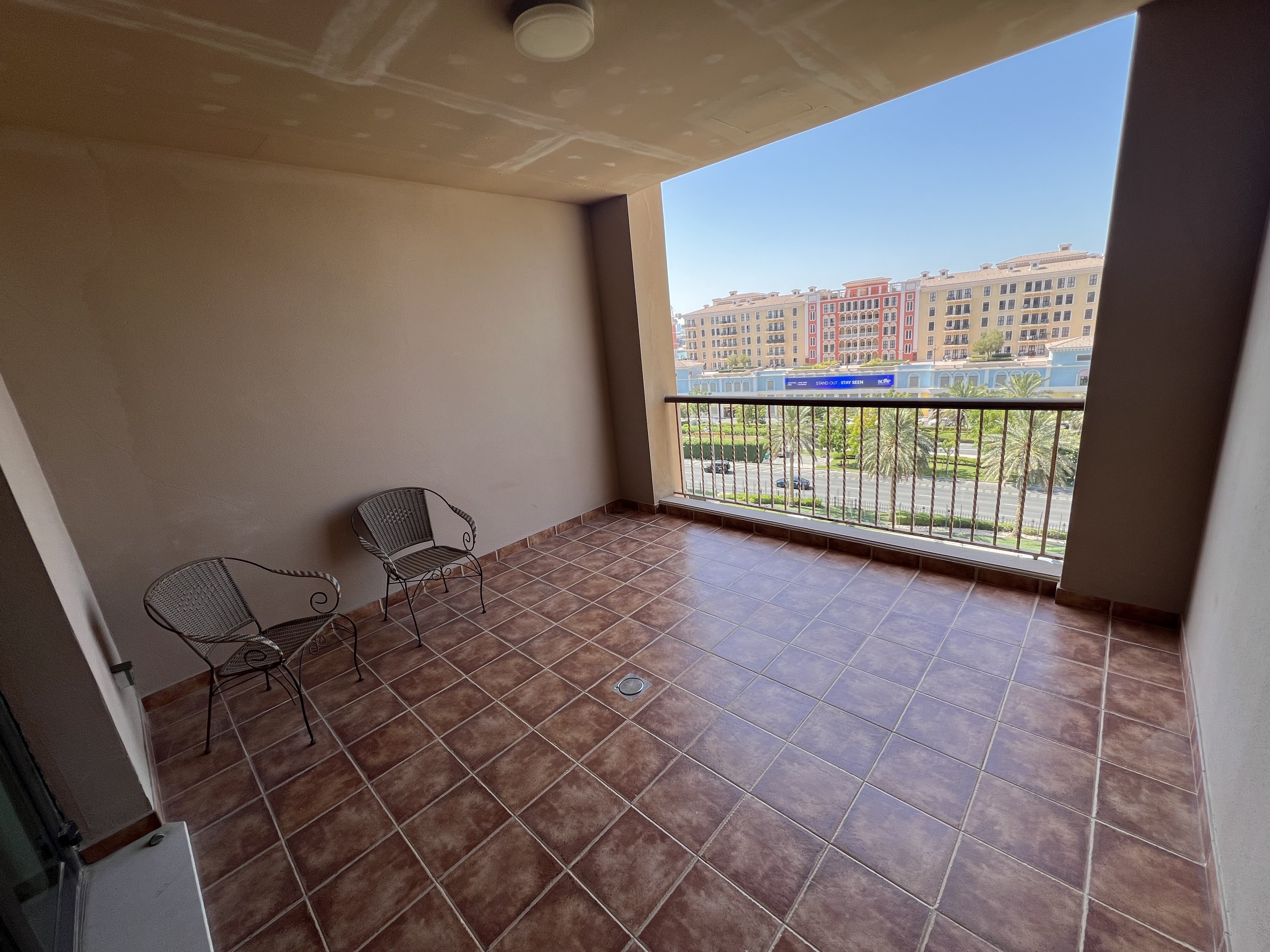 ELEGANT STUDIO | FURNISHED | BALCONY thumbnail 11