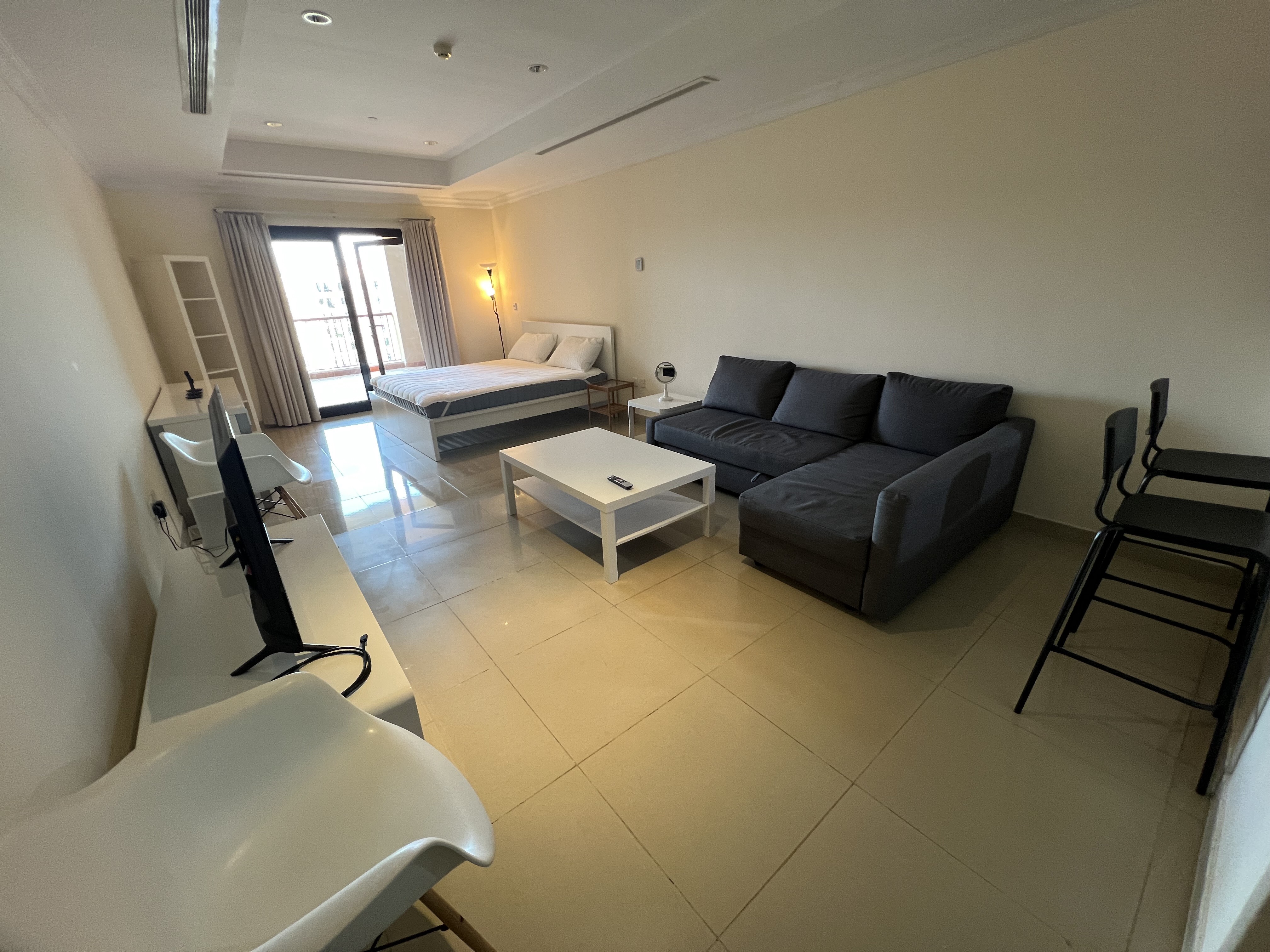 ELEGANT STUDIO | FURNISHED | BALCONY thumbnail 6