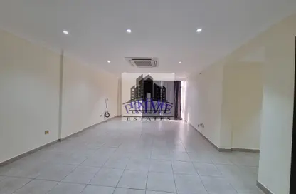 شقة - 3 غرف نوم - 3 حمامات للايجار في شارع النجمة - طريق المطار القديم - الدوحة