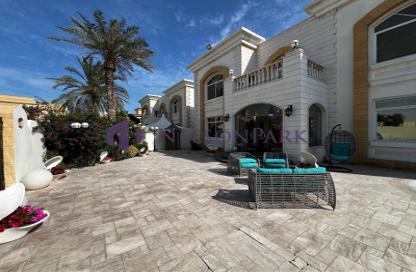 Villa - 5 Bedrooms - 7 Bathrooms for sale in Mamoura 18 - Al Maamoura - Doha