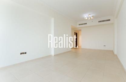 Apartment - 2 Bedrooms - 3 Bathrooms for rent in Burj Al Marina - Marina District - Lusail