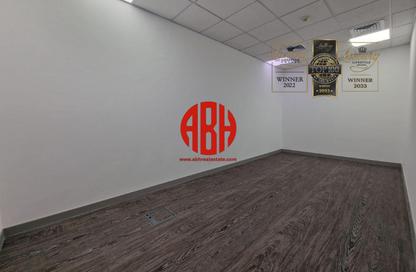 Office Space - Studio - 6 Bathrooms for rent in B-Ring Road - B-Ring Road - Doha