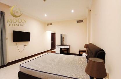 Apartment - 1 Bedroom - 2 Bathrooms for rent in Umm Ghuwailina 4 - Umm Ghuwailina - Doha