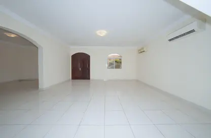 Apartment - 5 Bedrooms - 4 Bathrooms for rent in Bu Hamour Street - Abu Hamour - Doha