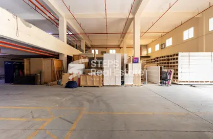 مخزن - استوديو - 8 حمامات للايجار في الوكرة - الوكرة - الوكرة - الوكرة