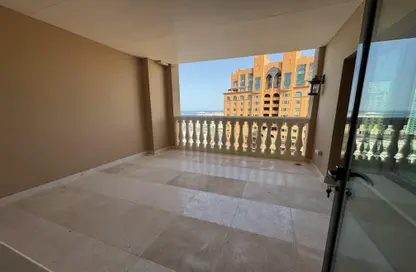 Apartment - 2 Bedrooms - 3 Bathrooms for rent in Tower 16 - Porto Arabia - The Pearl Island - Doha