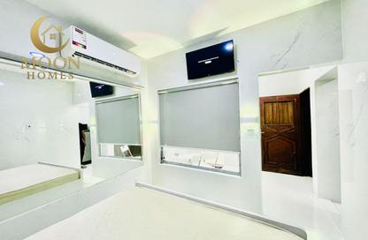 Apartment - Studio - 1 Bathroom for rent in Umm Ghuwailina 4 - Umm Ghuwailina - Doha