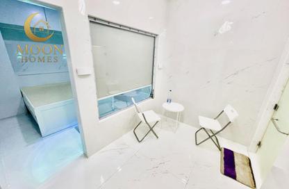 Apartment - Studio - 1 Bathroom for rent in Umm Ghuwailina 4 - Umm Ghuwailina - Doha