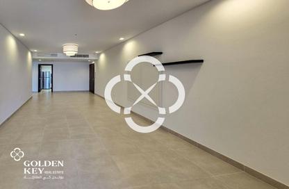 Apartment - 1 Bedroom - 2 Bathrooms for sale in Viva West - Viva Bahriyah - The Pearl Island - Doha
