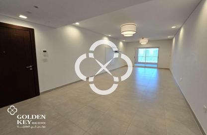 Apartment - 1 Bedroom - 2 Bathrooms for sale in Viva West - Viva Bahriyah - The Pearl Island - Doha