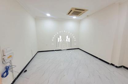 فيلا - 1 حمام للايجار في فريج عبد العزيز - فريج عبد العزيز - الدوحة
