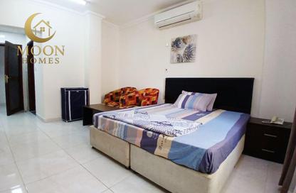 Apartment - Studio - 1 for rent in Umm Ghuwailina 4 - Umm Ghuwailina - Doha