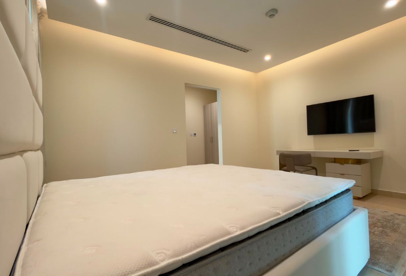 LUXURY 1 BHK | FULLY FURNISHED | GIARDINO, PEARL thumbnail 11