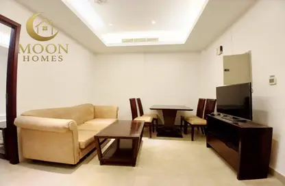 Apartment - 2 Bedrooms - 2 Bathrooms for rent in Umm Ghuwalina - Umm Ghuwailina - Doha