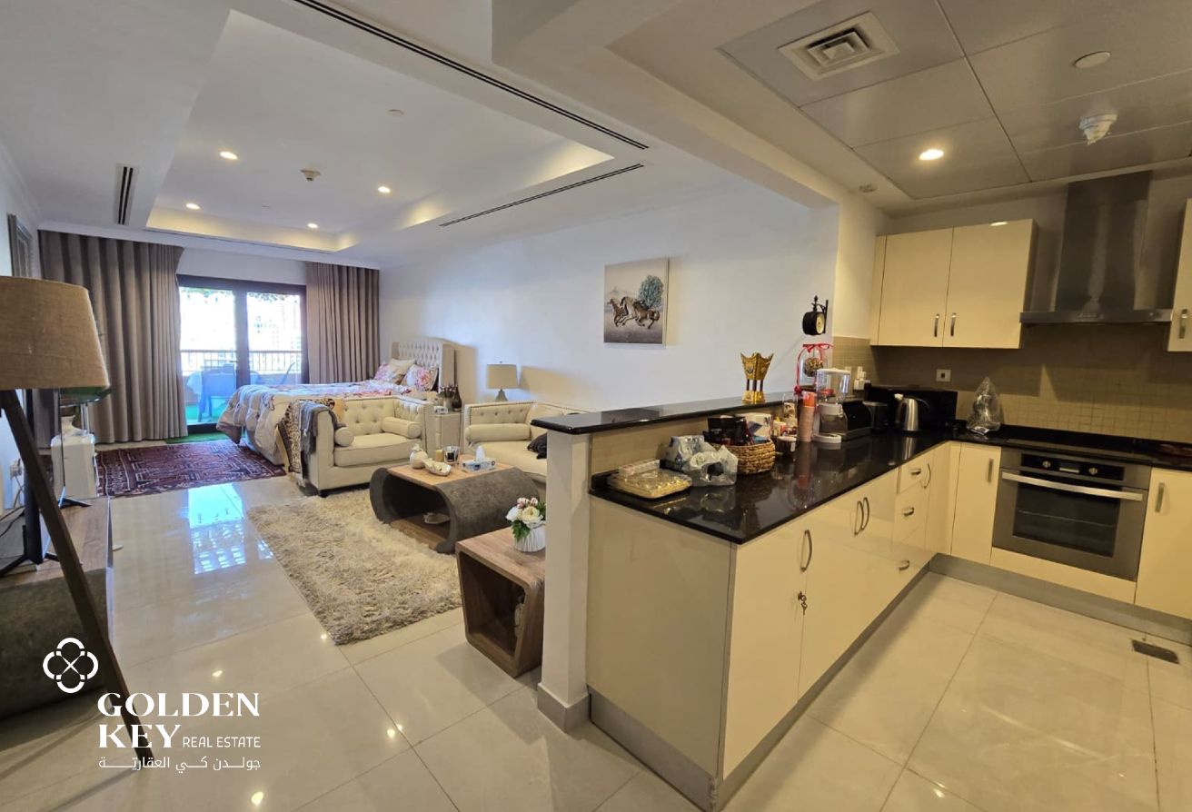 Marina View | Studio w/ Balcony | Bills Included
