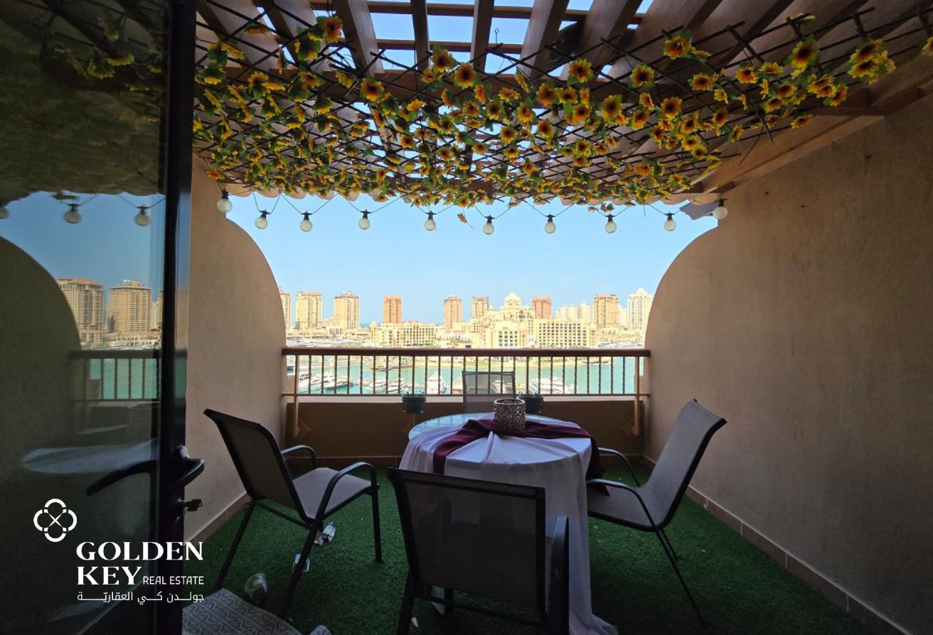Marina View | Studio w/ Balcony | Bills Included
